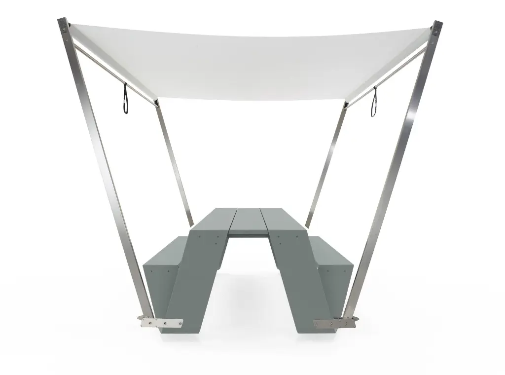 Hopper-AA_with_Hopper-shade BW.webp