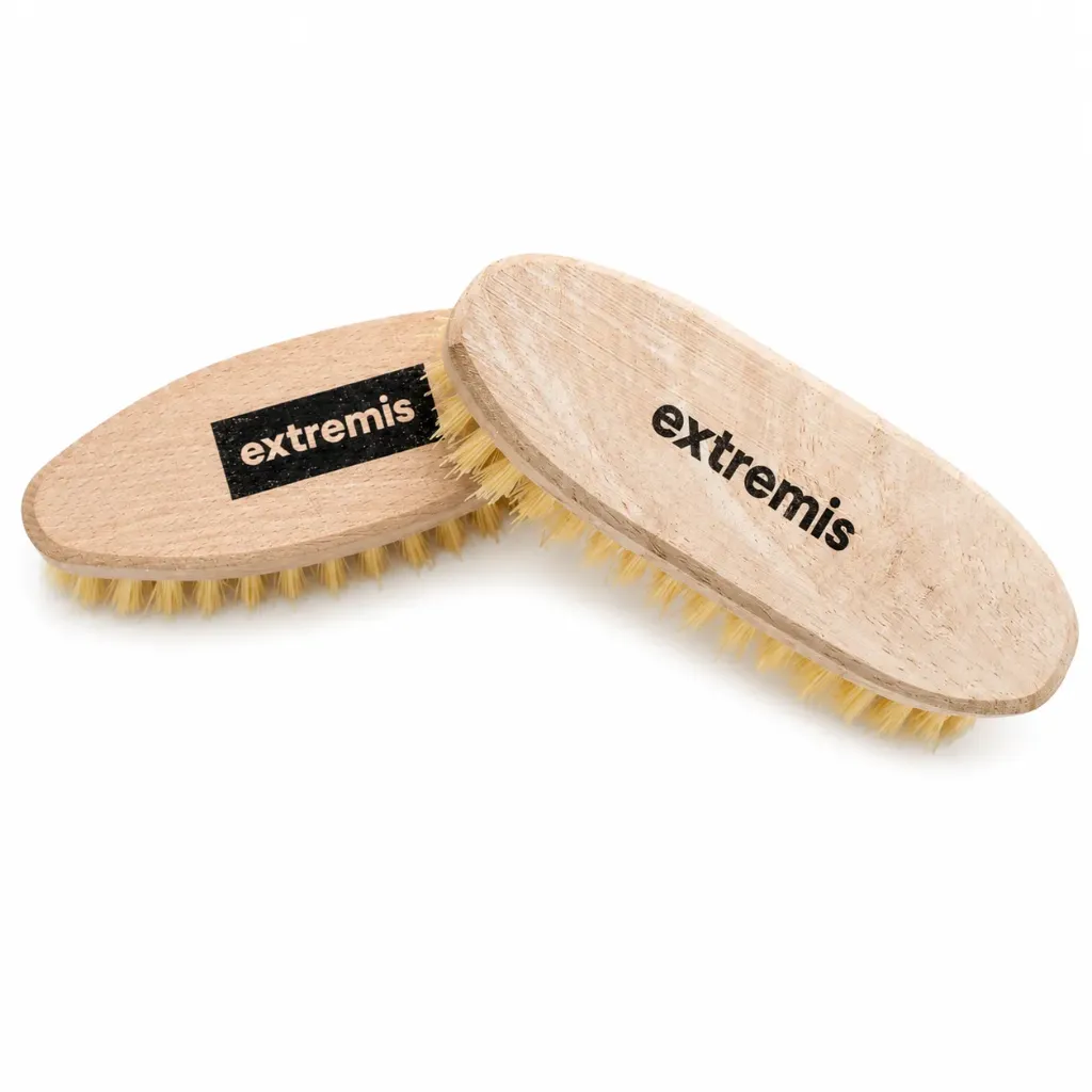 Extremis cleaning brush